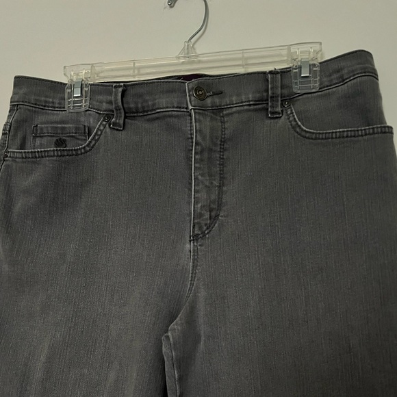 Gloria Vanderbilt Gray jeans decorative back pockets size 12. - Picture 6 of 7